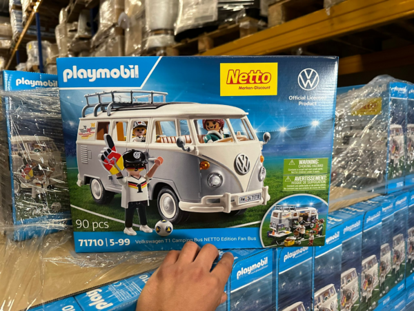 VW T1 Playmobil Camperbus grijs – “Voetbalfeest 2024