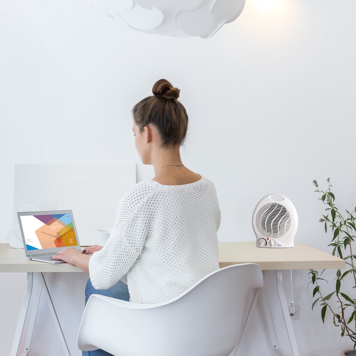 SUNTEC Verwarmingsventilator AirBooster 2000 - Geschikt voor ruimtes tot 60 m³ (~25 m²) - Geschikt als Tafelventilator - 2000 Watt - Afbeelding 4